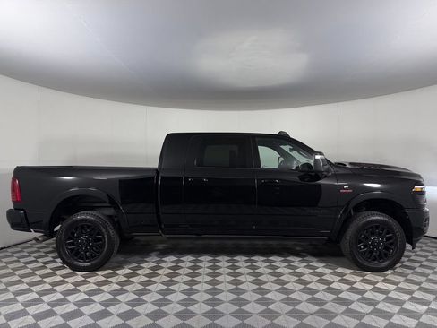 Used 2025 RAM 3500 Limited AWD/4WD image 5