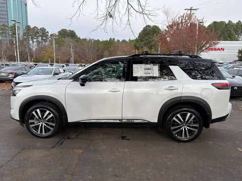 New 2025 Nissan Pathfinder Platinum w/ Cargo Package image 4