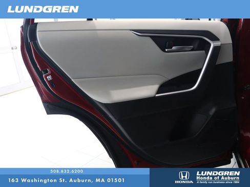Used 2019 Toyota RAV4 XLE w/ Convenience Package AWD/4WD image 13