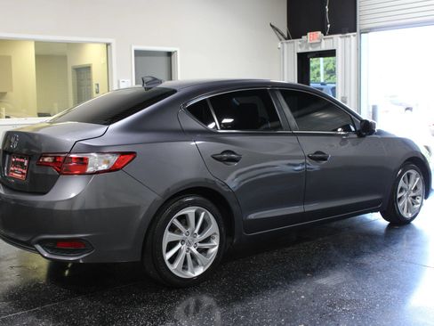 Used 2017 Acura ILX FWD image 3
