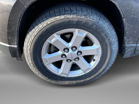 Used 2014 GMC Acadia SLE image 2