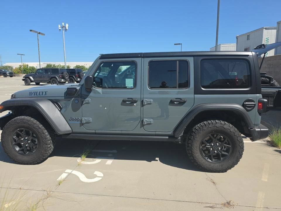 Used 2024 Jeep Wrangler Unlimited AWD/4WD image 12