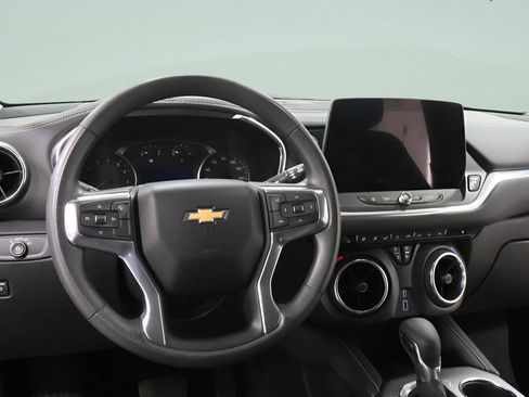 Used 2025 Chevrolet Blazer LT AWD/4WD image 9