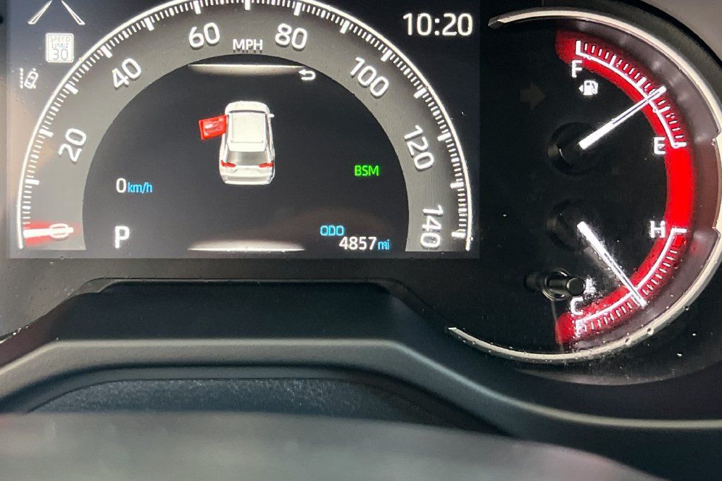 Certified 2025 Toyota RAV4 LE FWD image 27