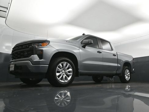 Used 2025 Chevrolet Silverado 1500 Custom w/ LPO, Dark Essentials Package RWD image 19