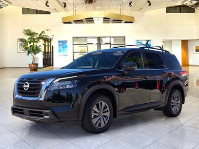 Certified 2025 Nissan Pathfinder SV