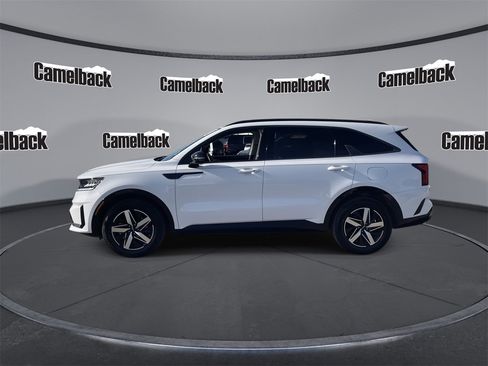 Certified 2022 Kia Sorento S image 4