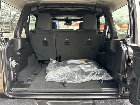 New 2026 Jeep Wrangler Unlimited Rubicon image 18