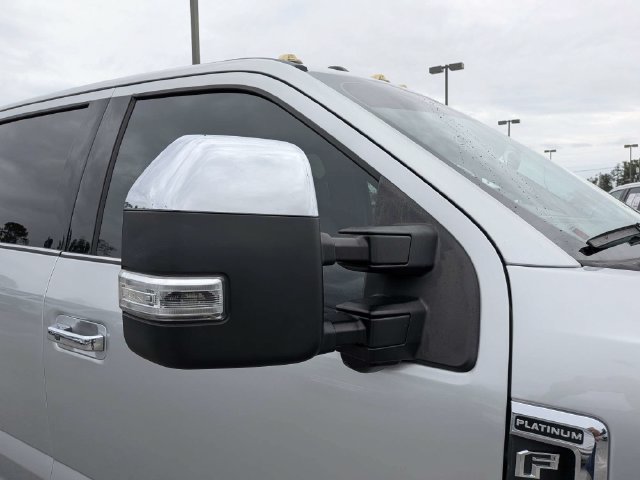 Used 2017 Ford F250 Platinum w/ Platinum Ultimate Package AWD/4WD image 13
