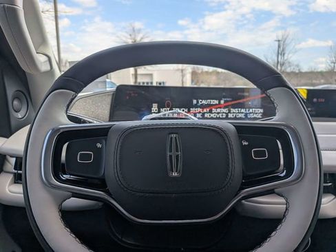 New 2026 Lincoln Navigator Reserve AWD/4WD image 28
