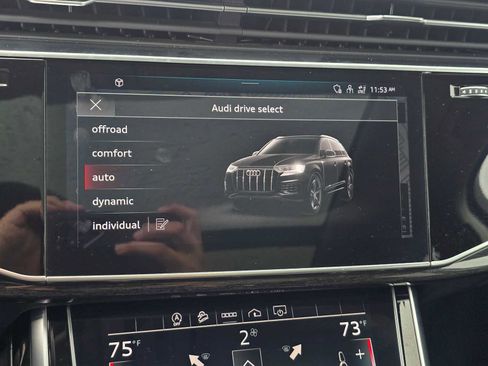 Used 2024 Audi Q7 3.0T Premium Plus image 33