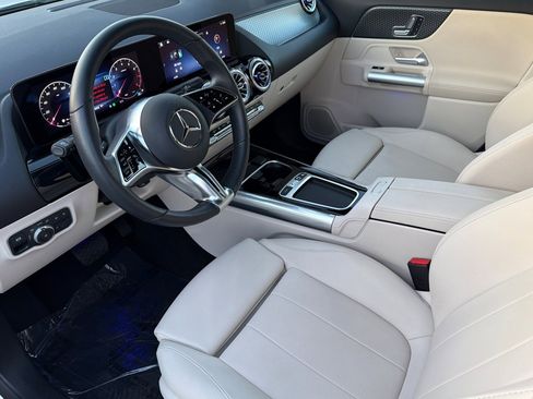 Certified 2025 Mercedes-Benz GLA 250 image 10