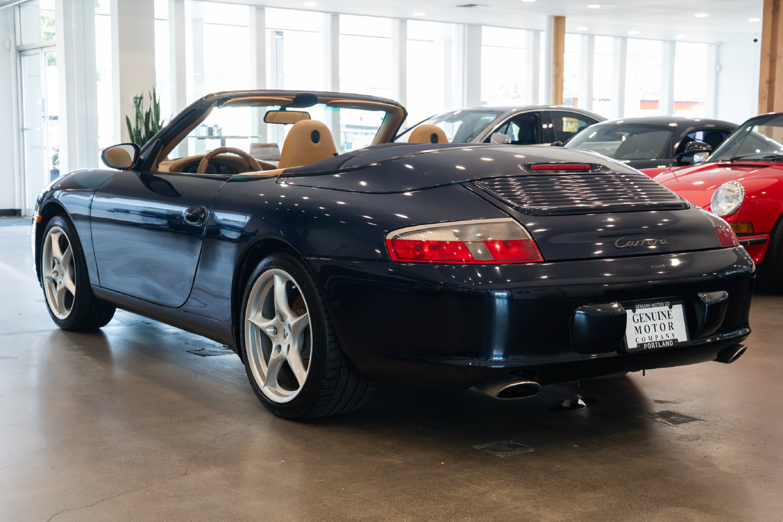 Used 2003 Porsche 911 Carrera RWD image 10