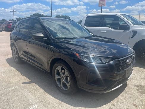 Used 2023 Ford Escape ST-Line w/ Tech Pack #1 FWD image 5