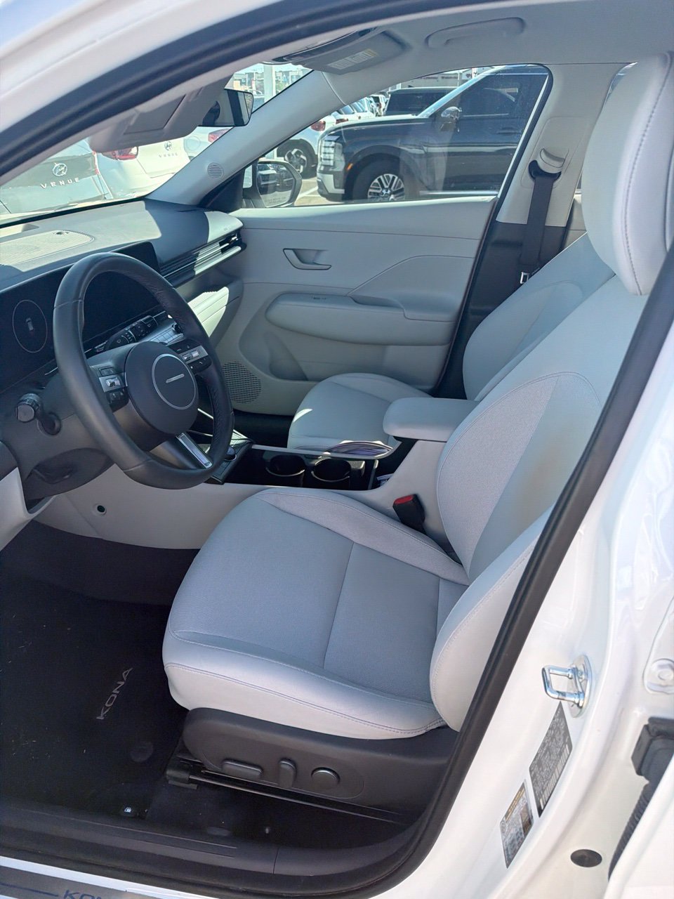 Used 2025 Hyundai Kona SEL FWD image 12