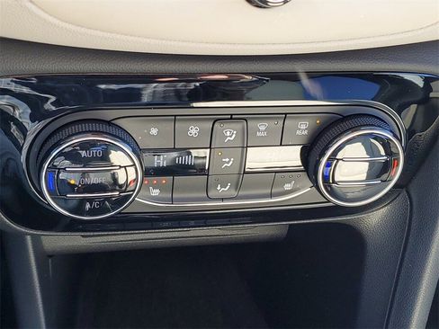 Used 2023 Buick Encore GX Essence w/ Experience Buick Package image 19