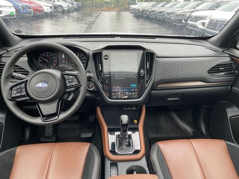 Used 2025 Subaru Forester Touring AWD/4WD image 17