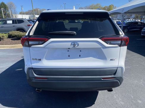 Used 2021 Toyota RAV4 XLE w/ Convenience Package FWD image 6