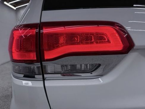 Used 2016 Jeep Grand Cherokee Laredo RWD image 10