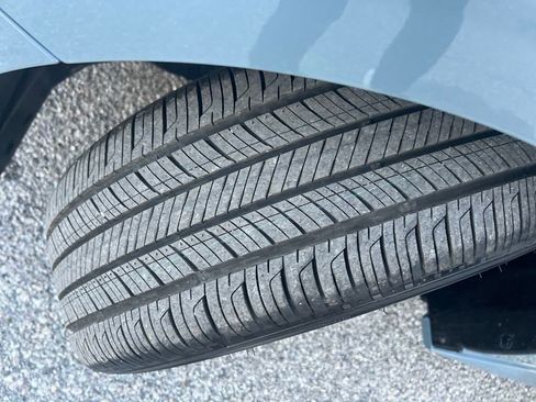 Used 2025 Nissan Sentra SR w/ SR Premium Package image 29