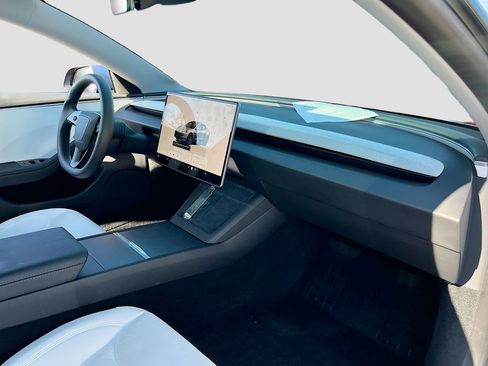 Used 2025 Tesla Model 3 Long Range image 28