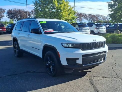 Used 2023 Jeep Grand Cherokee L Laredo AWD/4WD image 3