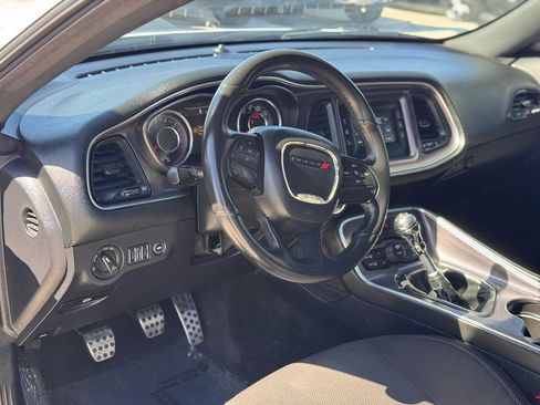 Used 2015 Dodge Challenger R/T RWD image 14