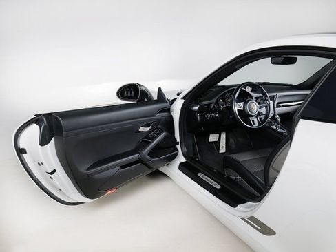 Certified 2019 Porsche 911 Carrera T w/ Carrera T Interior Package RWD image 26