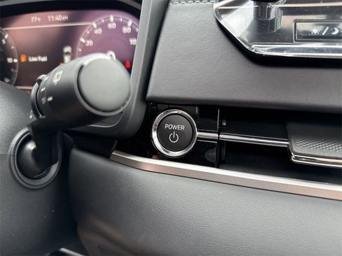 New 2025 Mitsubishi Outlander SE image 33