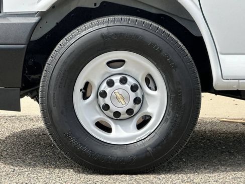 New 2026 Chevrolet Express 3500 RWD image 24
