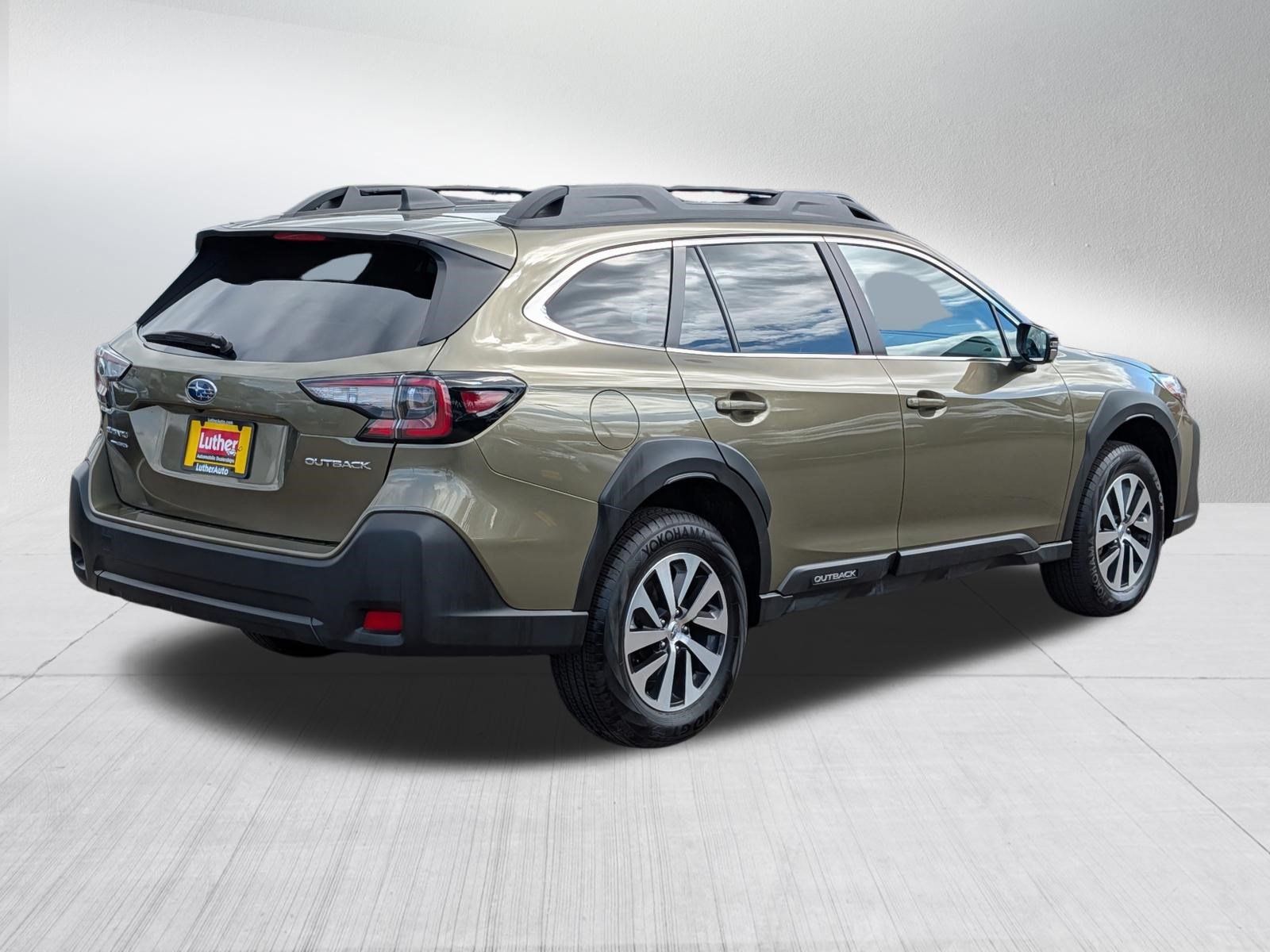 Used 2025 Subaru Outback Premium AWD/4WD image 7