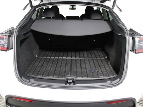 Used 2023 Tesla Model Y Long Range image 26