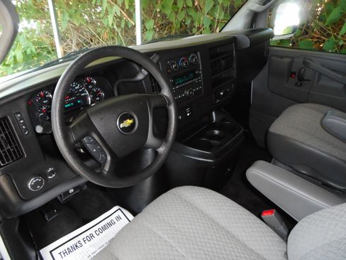 Used 2016 Chevrolet Express 3500 LT w/ LT Preferred Equipment Group image 13