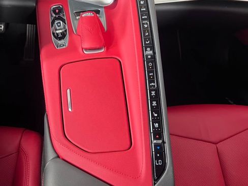 Used 2021 Chevrolet Corvette Stingray Preferred Conv w/ Z51 Performance Package RWD image 31