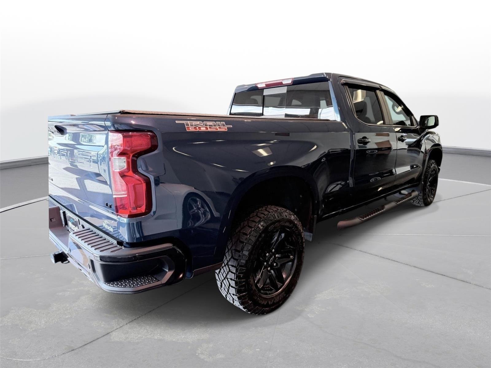 Used 2022 Chevrolet Silverado 1500 LT Trail Boss w/ LT Trail Boss Premium Package AWD/4WD image 12
