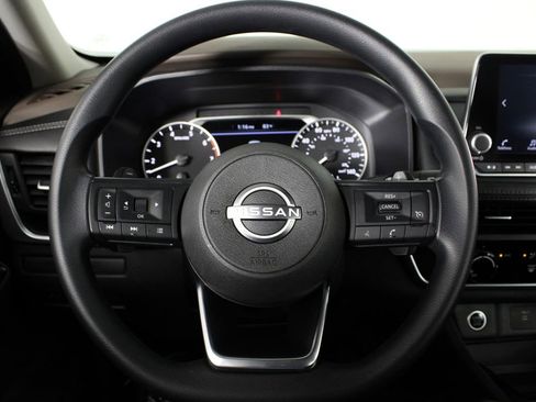 Used 2023 Nissan Rogue S image 10