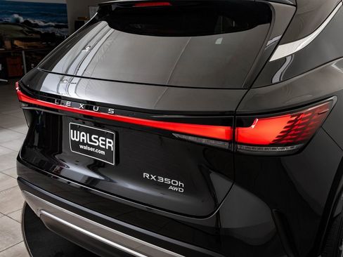 Certified 2023 Lexus RX 350h w/ Cold Area Package image 9