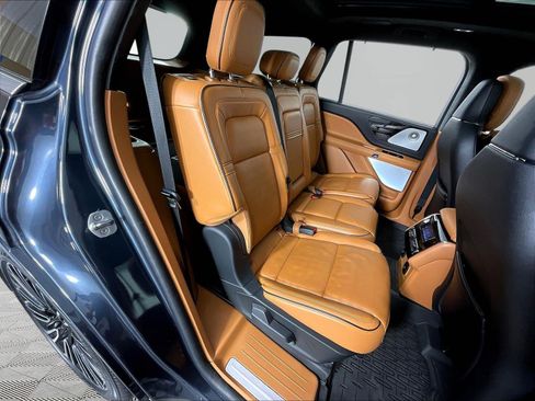 Used 2022 Lincoln Aviator Black Label w/ Dynamic Handling Package AWD/4WD image 24