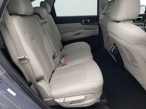 Used 2023 Kia Sorento S w/ Panoramic Sunroof Package image 19