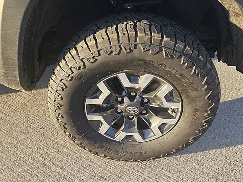 Used 2023 Toyota Tacoma TRD Off-Road image 2
