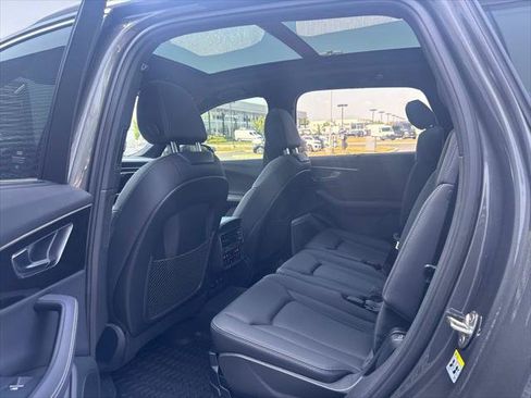 Certified 2025 Audi Q7 3.0T Premium Plus w/ Premium Plus Package AWD/4WD image 24