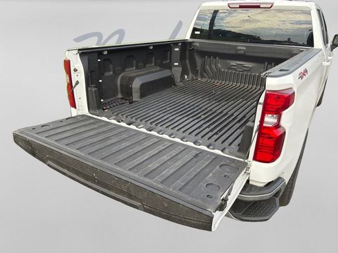 Used 2023 Chevrolet Silverado 1500 LT AWD/4WD image 32
