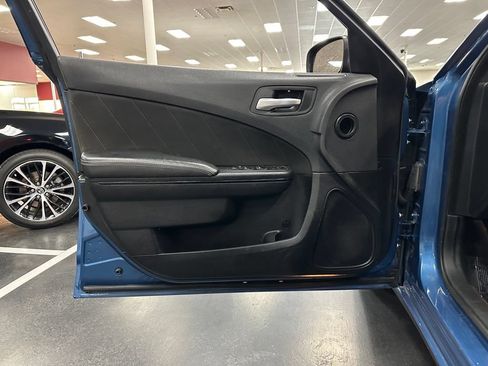 Used 2020 Dodge Charger SXT w/ Blacktop Package RWD image 13