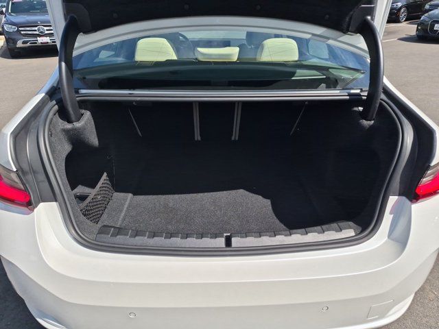 Used 2023 BMW 330i Sedan w/ Parking Assistance Package RWD image 6