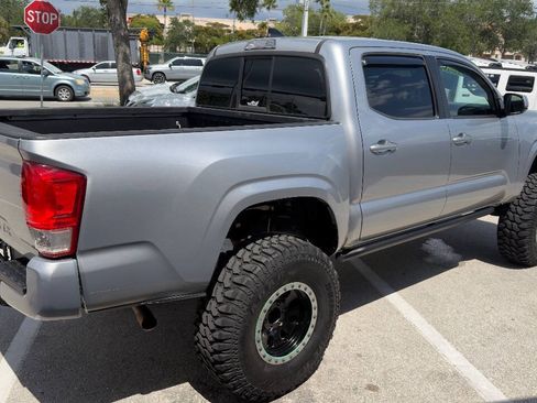 Used 2017 Toyota Tacoma SR w/ SR Convenience Package RWD image 5