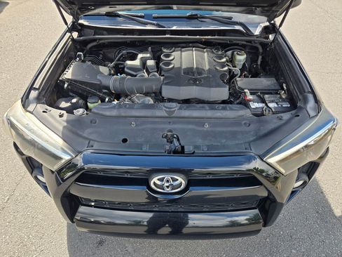 Used 2018 Toyota 4Runner SR5 RWD image 20