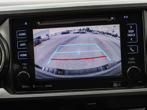 Used 2019 Toyota Tacoma TRD Off-Road image 23