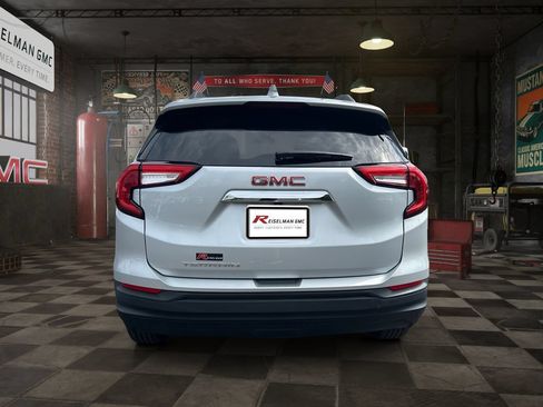 Certified 2022 GMC Terrain SLE w/ Driver Convenience Package FWD image 6