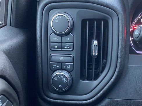 Certified 2025 Chevrolet Silverado 1500 Custom image 22