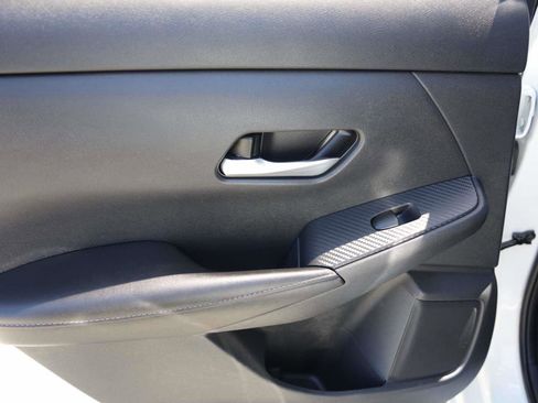 Used 2022 Nissan Sentra SV w/ Trunk Package FWD image 9